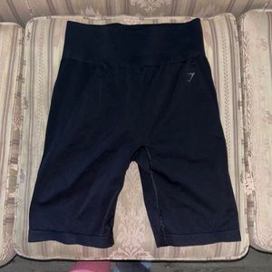 Brands: Gymshark, Lululemon, Bombshell sportswear: sizes range from M to L